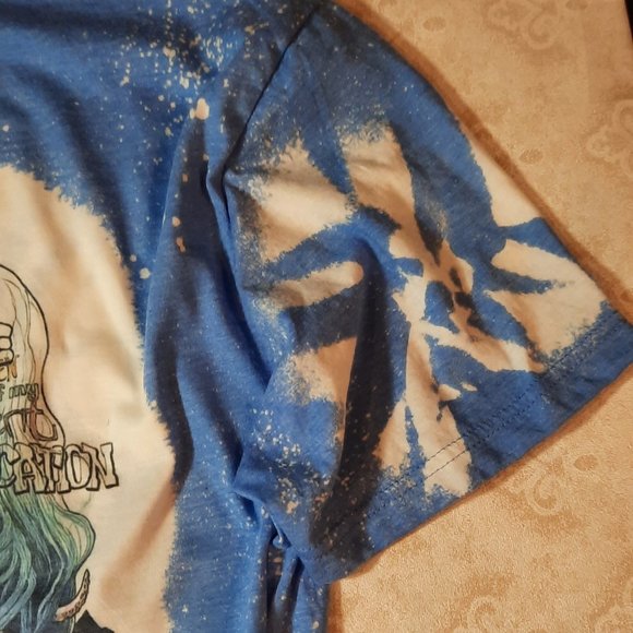 New-Large Unisex, Gildan, color Heather Royal Blue -Bleached SublimatedT-Shirt - Picture 3 of 4